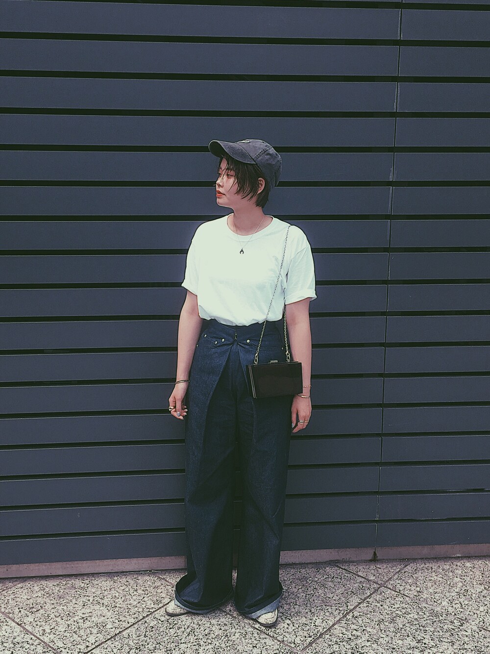 「HANESの【Hanes】 ジャパンフィットクルーネック2P(2枚組)（Tシャツ/カットソー、ホワイト系）」を使った、minahoさん（レディース・164cm）の夏コーディネートの1枚目の写真