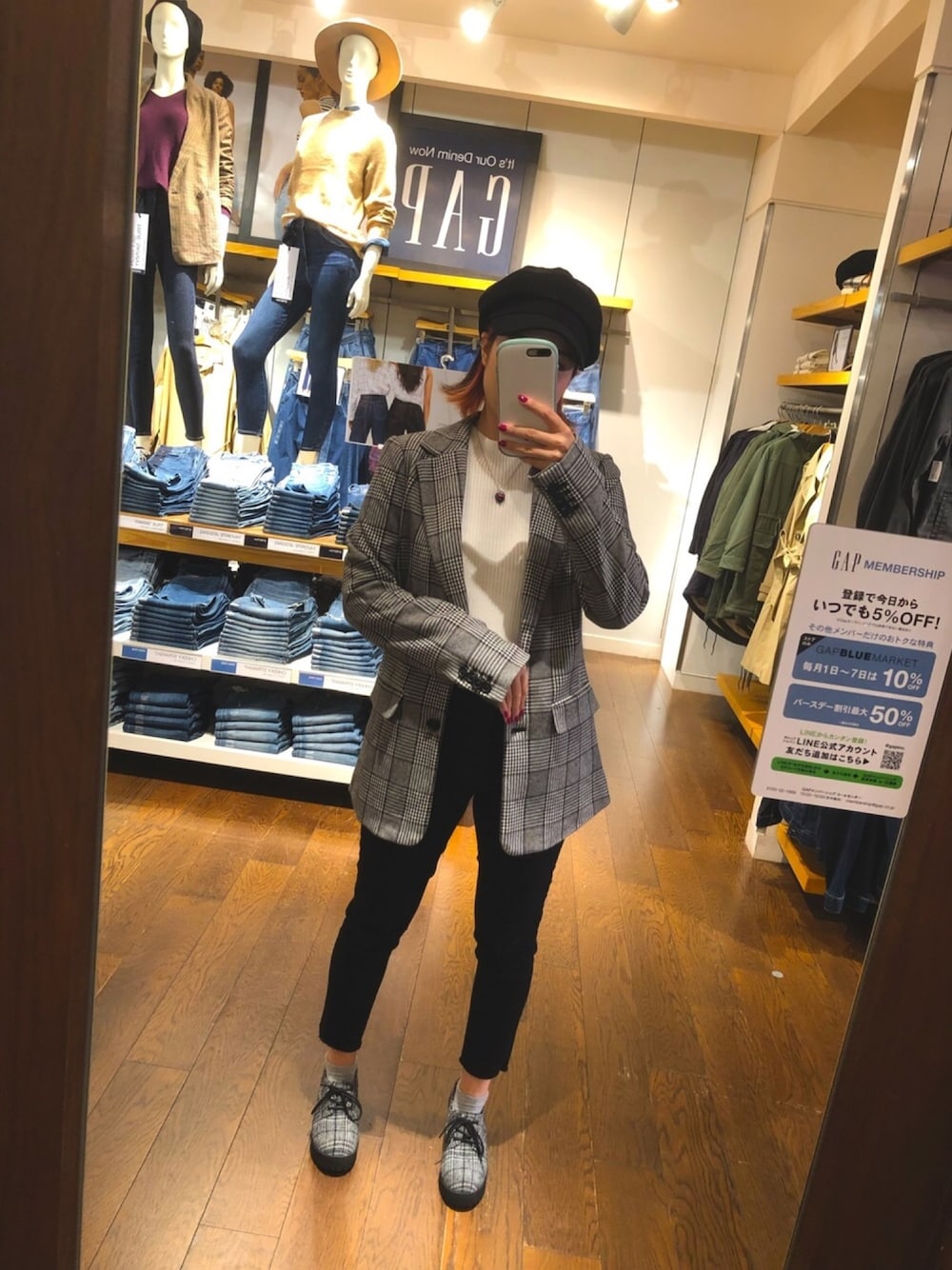 「チェック柄に恋してる、オトナカジュアル、秋、おしゃれさんと繋がりたい、大人コーデ」｜「GAPのクラシックプレイド ガールフレンドブレザー（その他アウター、グレー系）」を使った、かなさん（レディース・154cm）の秋コーディネートの1枚目の写真
