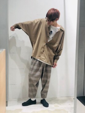 「バラ柄」｜「アイテム（スリッポン）」を使った、KE-ICHIさん（メンズ・177cm）の秋コーディネート