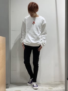 「バラ柄」｜「アイテム（スウェット）」を使った、KE-ICHIさん（メンズ・177cm）の秋コーディネート