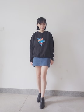 「DIESEL（ディーゼル）のアイテム（アナログ腕時計、ブラック系）」を使った、Shizuku さん（レディース）の冬コーディネート