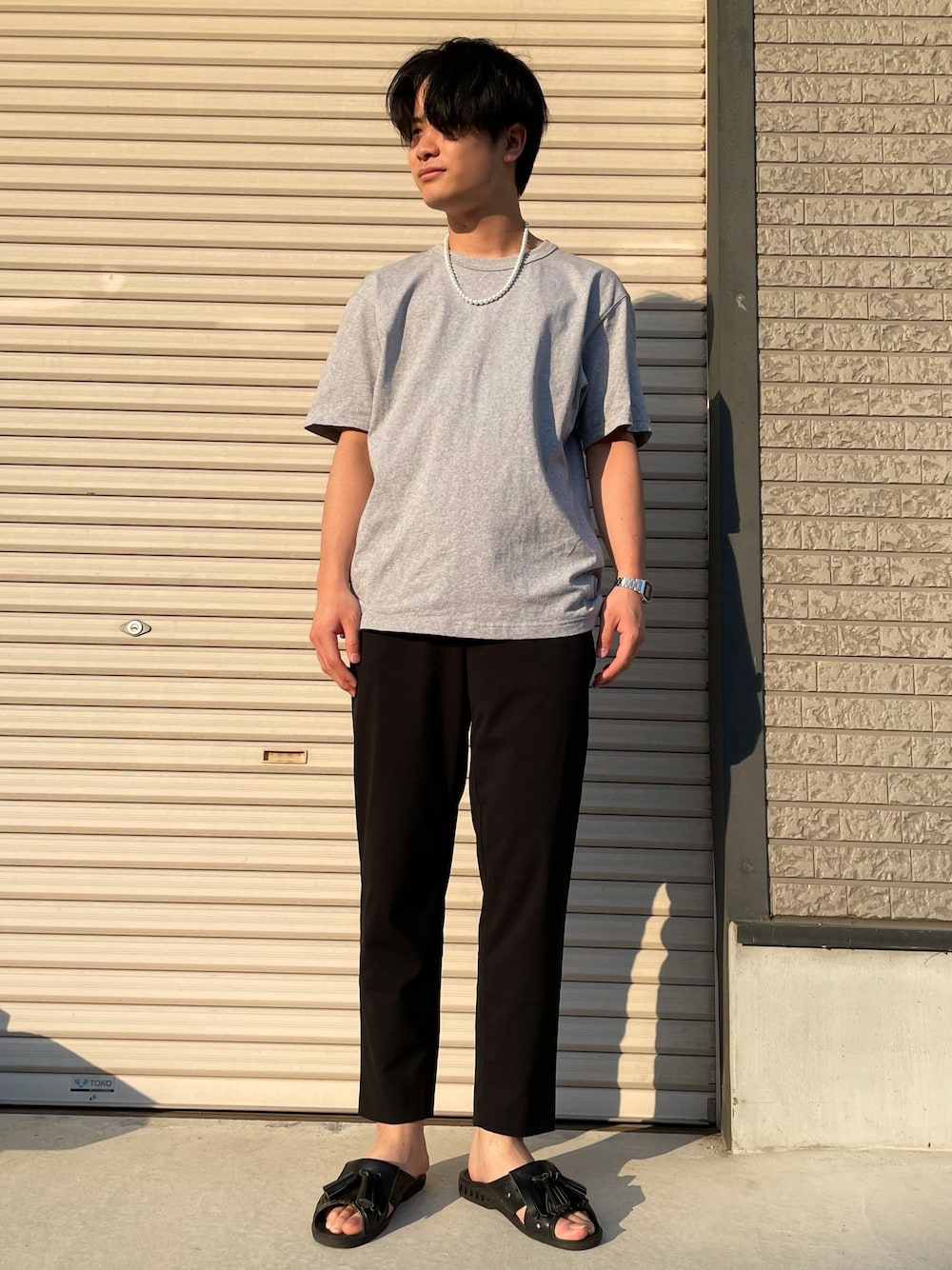 「ootd、Tシャツ、ユニクロ、GU、bench、ベンサン、大学生、今日のコーデ、スラックス、サンダル」｜「UNIQLOのクルーネックＴ（半袖）（Tシャツ/カットソー、グレー系）」を使った、　Ryu（相互フォロー） さん（メンズ・178cm）の夏コーディネートの1枚目の写真