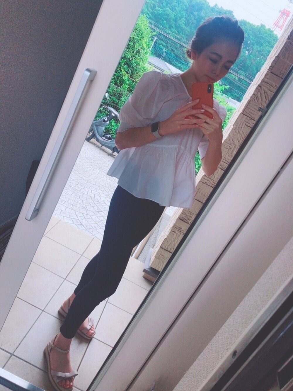 「RANDA、夏コーデ、出勤スタイル、ZARA、ジーナシス(JEANASIS)、ラフスタイル、アップルウォッチ、アップスタイル、モノトーン、スキニー」｜「ZARAのアイテム（トップス、ホワイト系）」を使った、osd199さん（レディース・164cm）の夏コーディネートの1枚目の写真