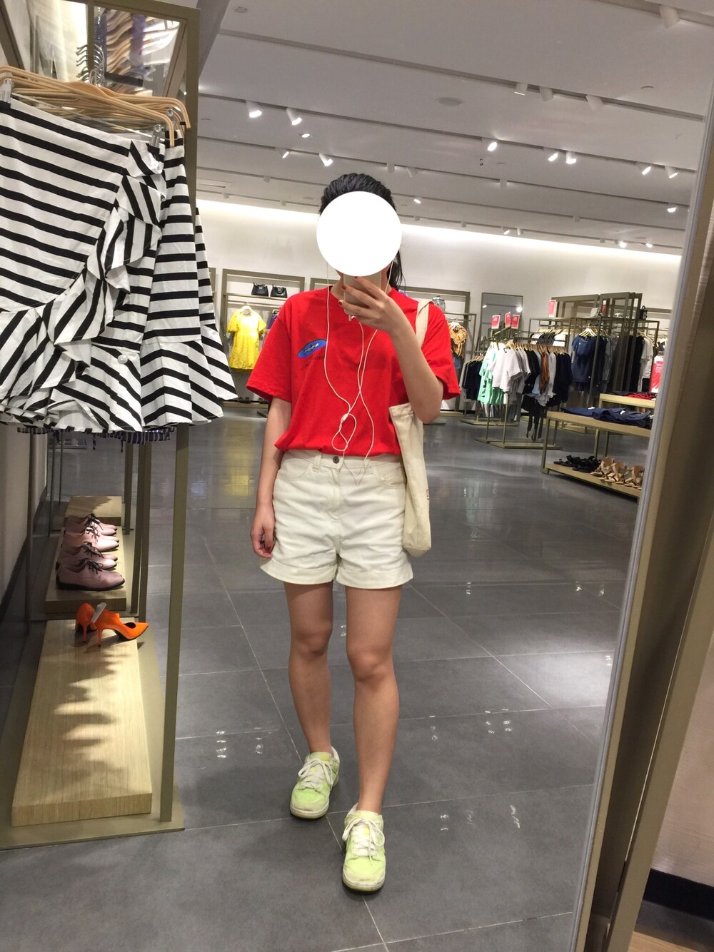 「dance」｜「WHO.A.Uのアイテム（カーゴパンツ、ホワイト系）」を使った、cubabypascalさん（レディース・156cm）の夏コーディネートの1枚目の写真