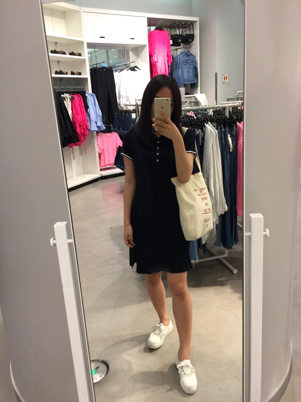 「H&Mのアイテム（シャツワンピース、ブラック系）」を使った、cubabypascalさん（レディース・156cm）の夏コーディネートの1枚目の写真