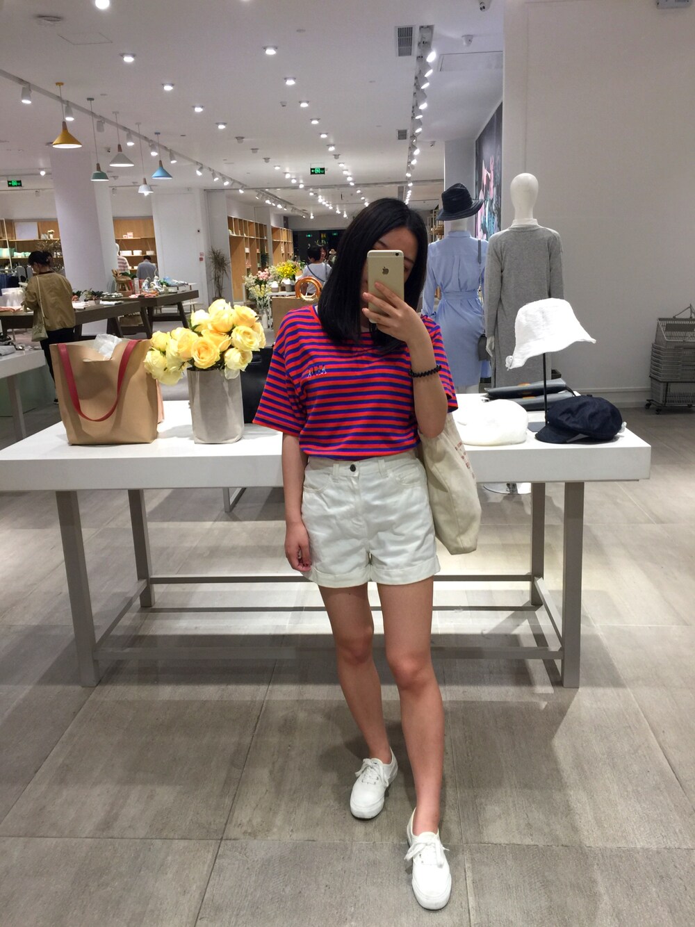 「URのアイテム（Tシャツ/カットソー、オレンジ系）」を使った、cubabypascalさん（レディース・156cm）の秋コーディネートの1枚目の写真