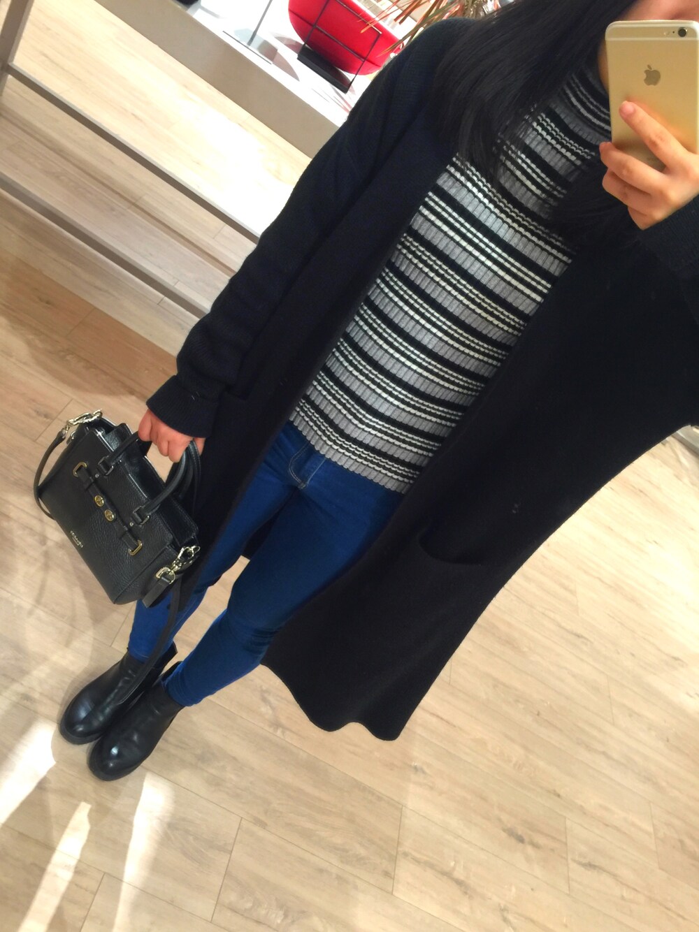 「H&Mのアイテム（ピーコート、ブラック系）」を使った、cubabypascalさん（レディース・156cm）の秋コーディネートの1枚目の写真