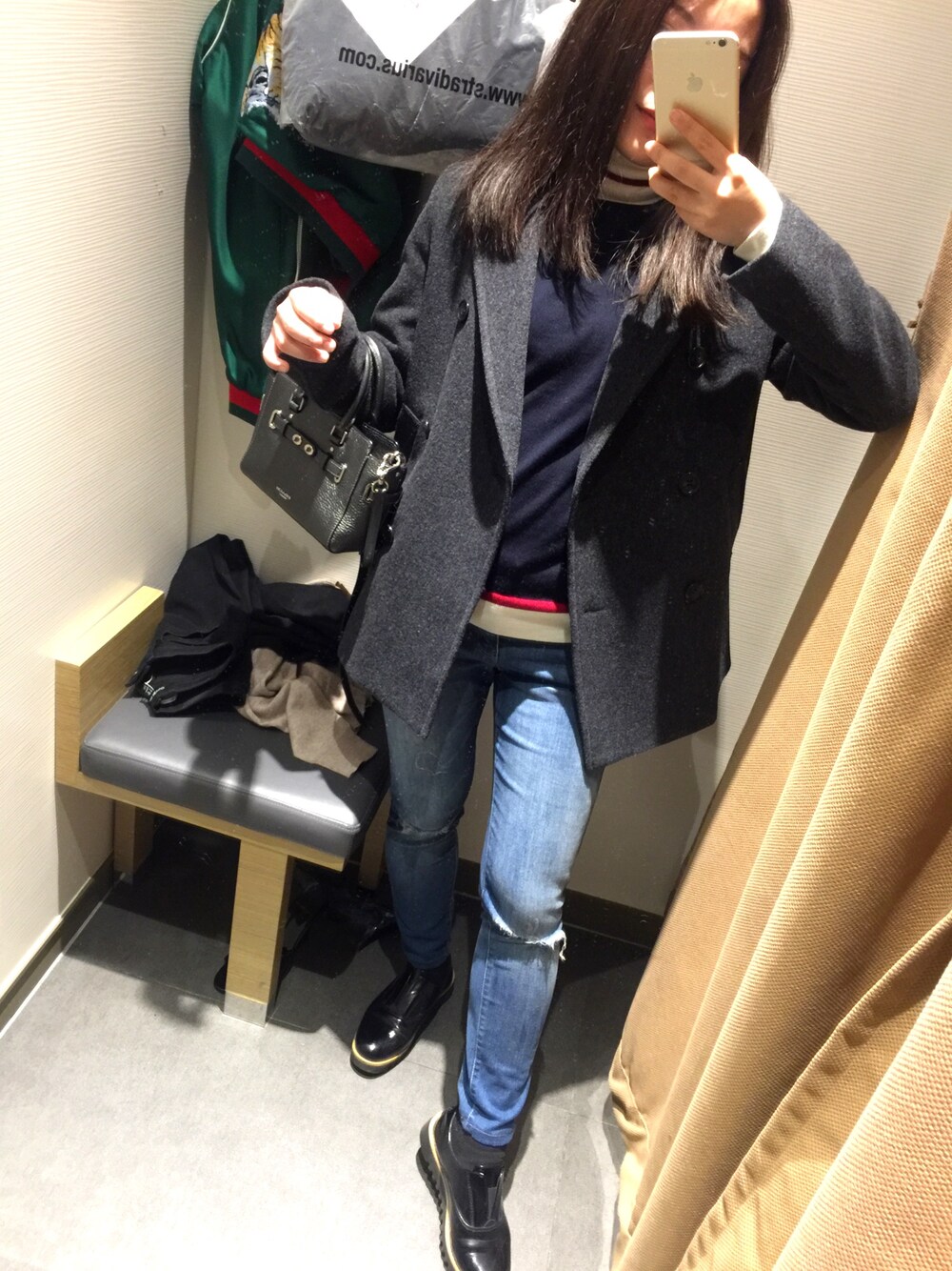 「UNIQLOのアイテム（ニット/セーター、ブルー系）」を使った、cubabypascalさん（レディース・156cm）の冬コーディネートの1枚目の写真