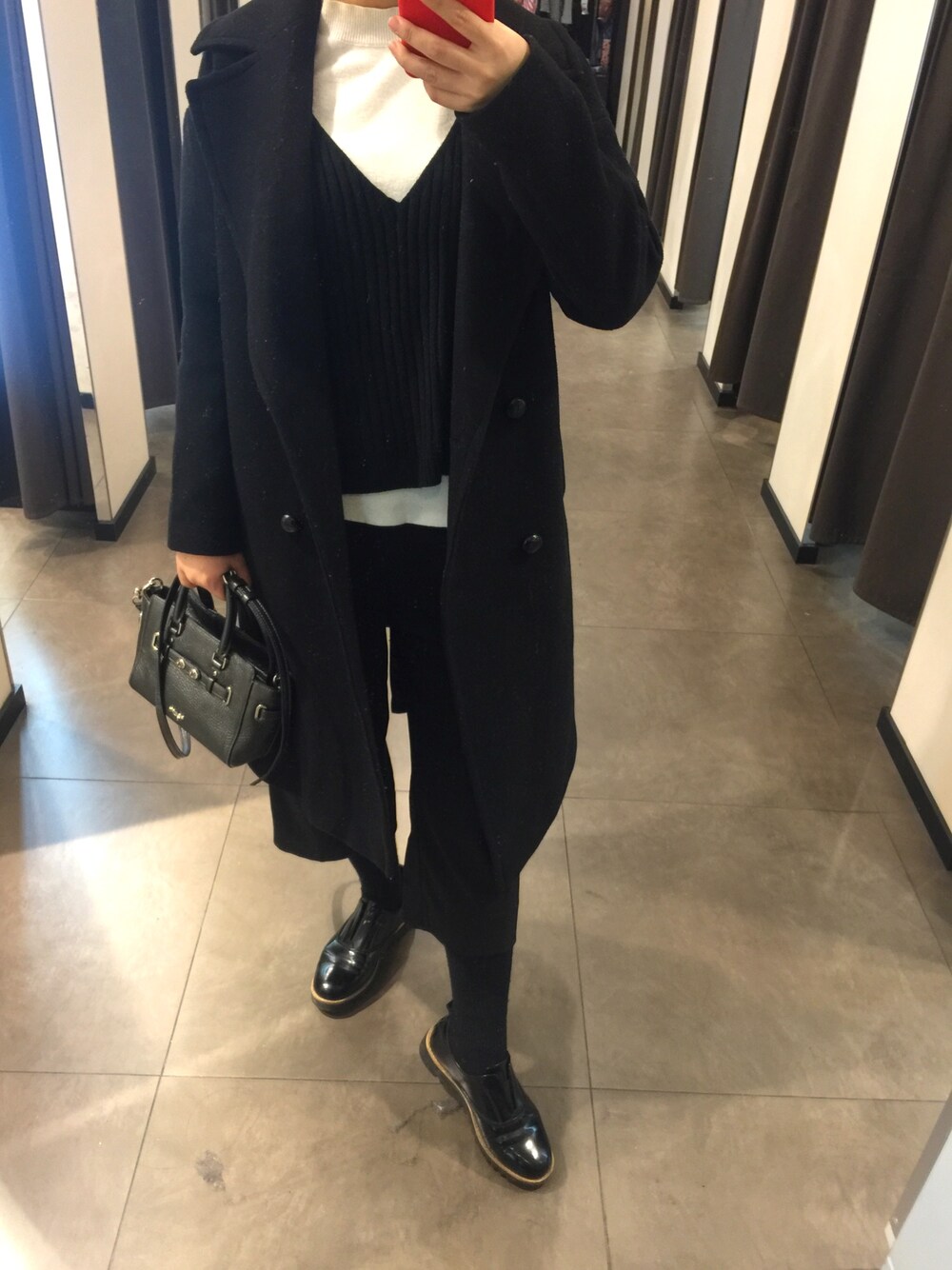 「basic houseのアイテム（ダッフルコート、ブラック系）」を使った、cubabypascalさん（レディース・156cm）の冬コーディネートの1枚目の写真