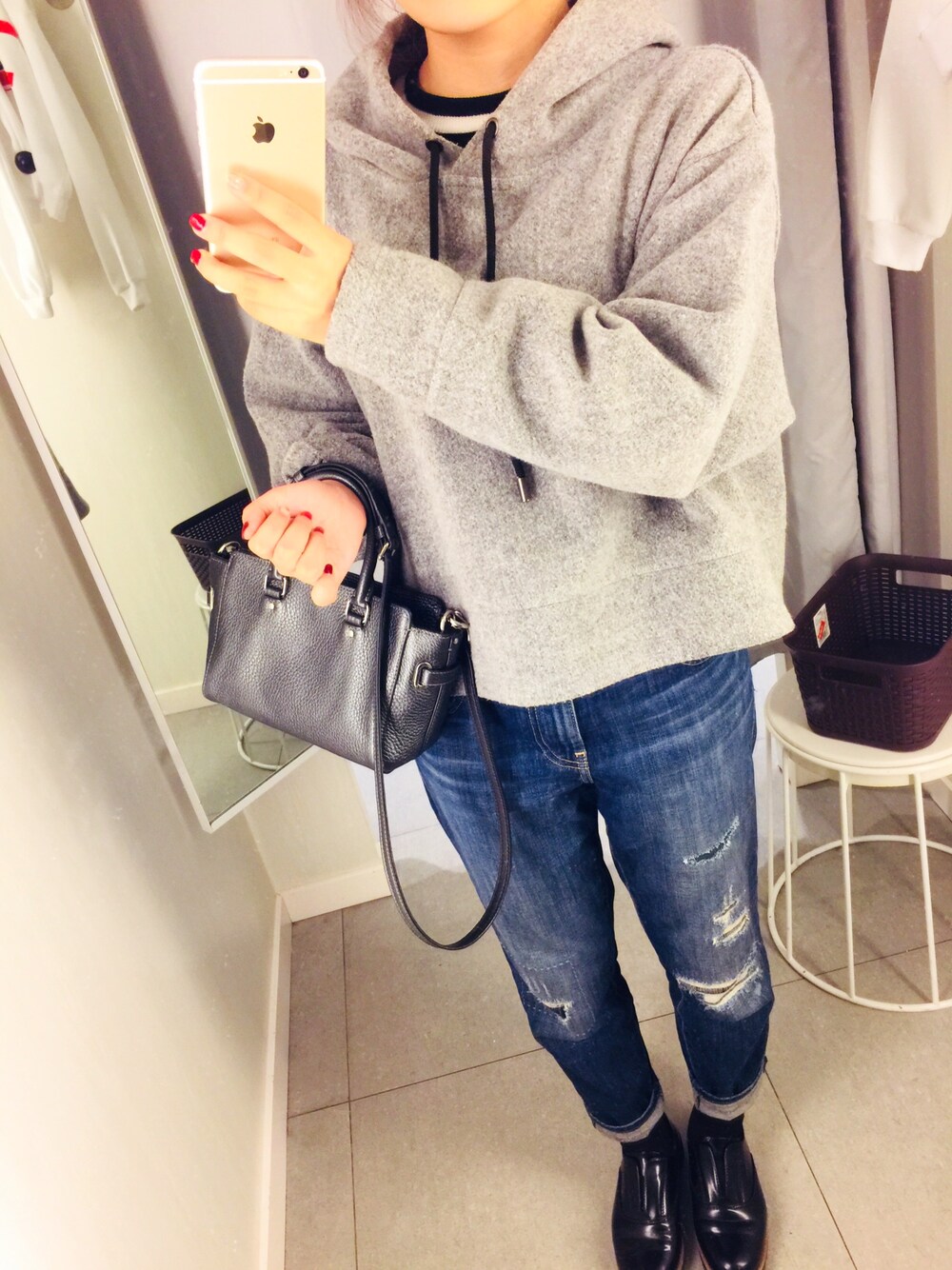 「ZARAのアイテム（パーカー、グレー系）」を使った、cubabypascalさん（レディース・156cm）の春コーディネートの1枚目の写真