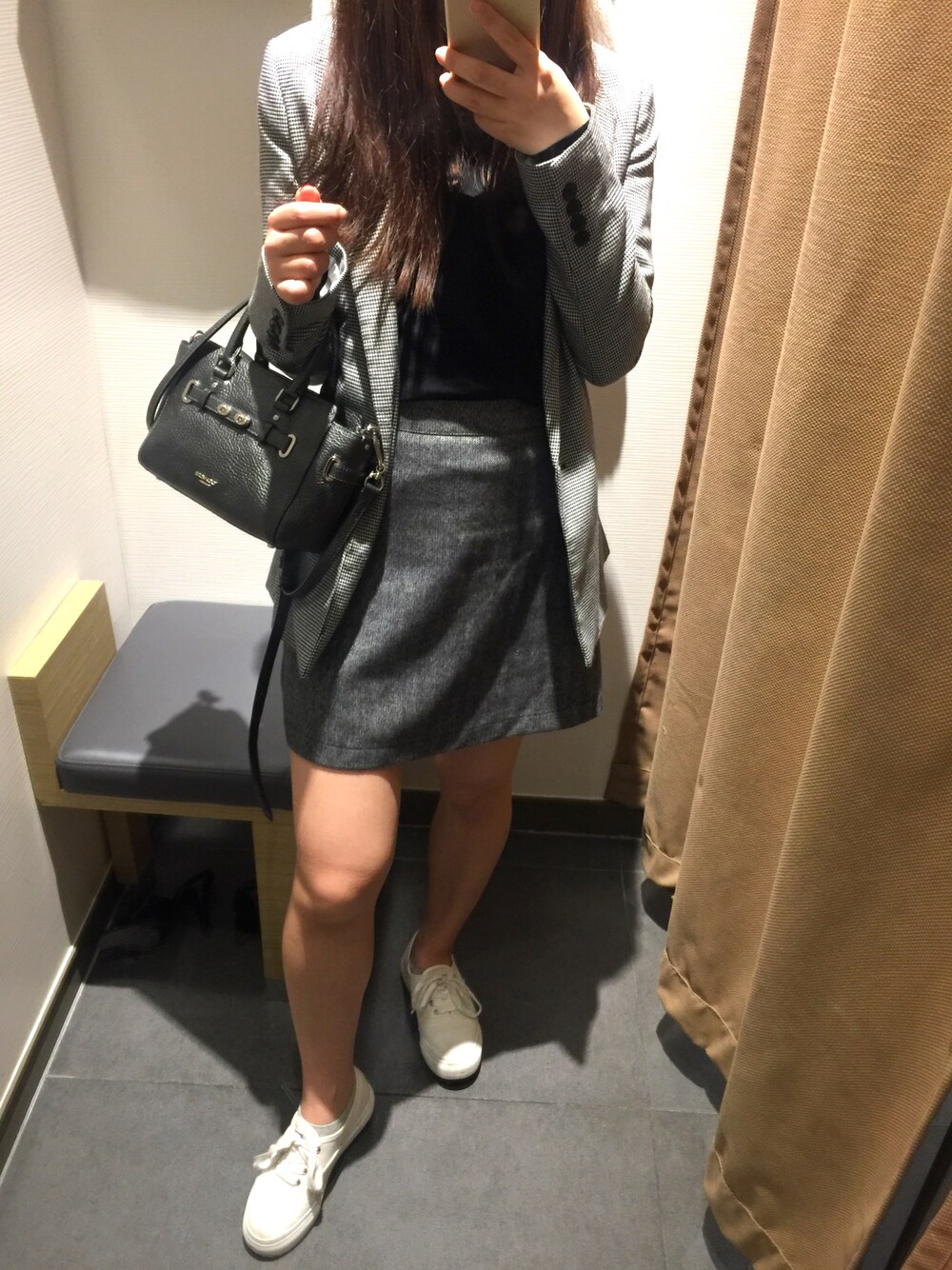 「Bershkaのアイテム（テーラードジャケット、グレー系）」を使った、cubabypascalさん（レディース・156cm）の春コーディネートの1枚目の写真