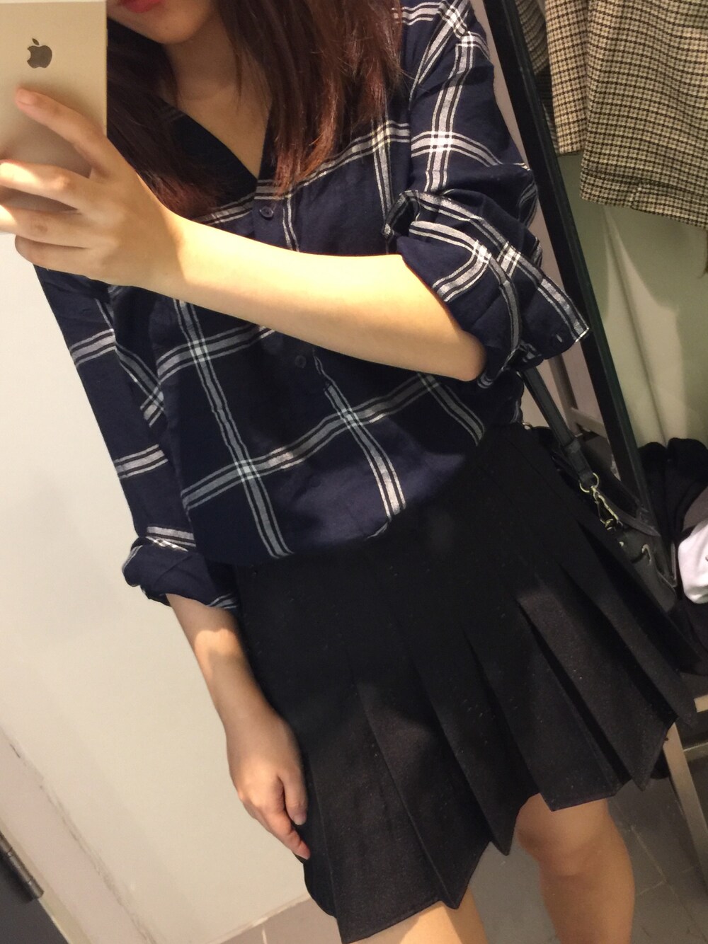 「H&Mのアイテム（シャツ/ブラウス、ブルー系）」を使った、cubabypascalさん（レディース・156cm）の秋コーディネートの1枚目の写真