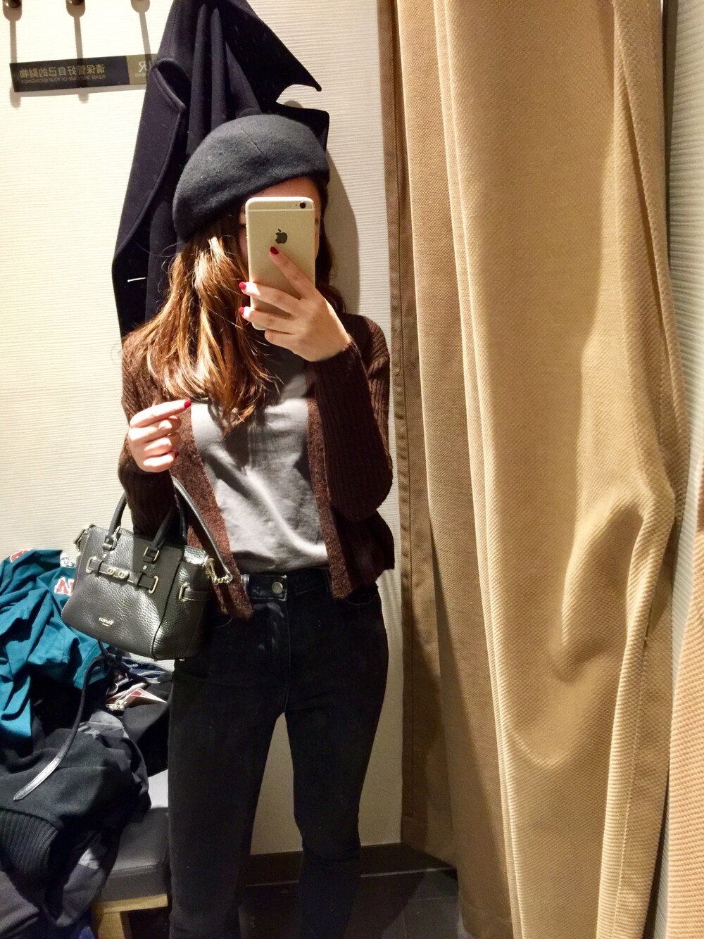 「COACHのアイテム（ショルダーバッグ、ブラック系）」を使った、cubabypascalさん（レディース・156cm）の冬コーディネートの1枚目の写真