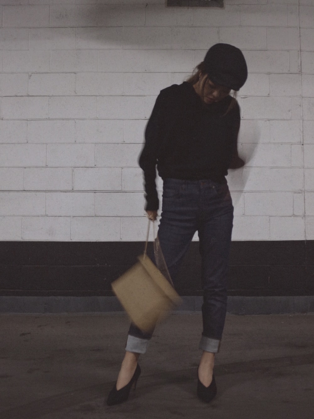 「basics、ootd、spring、toronto、effortless、casual、denim」｜「FREE PEOPLEのアイテム（パンプス、ブラック系）」を使った、Maolinさん（レディース・168cm）の春コーディネートの1枚目の写真