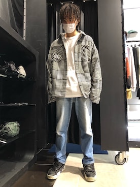 「WHITELAND（ホワイトランド）のアイテム（Tシャツ/カットソー）」を使った、KENTOさん（メンズ・178cm）の秋コーディネート