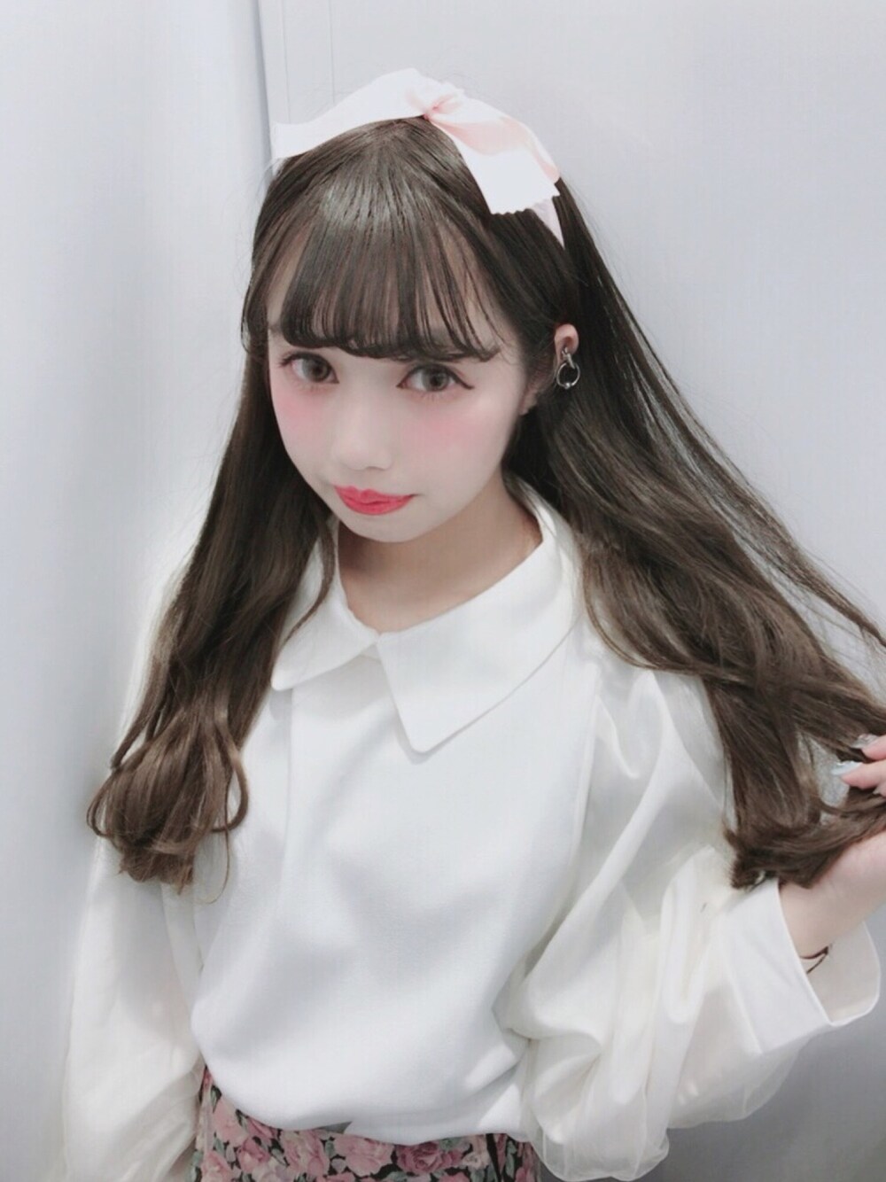 「ZOZOでしか買えない、アプレジュール、アプレ部、apres_pr」｜「apres jourのアイテム（シャツ/ブラウス、ホワイト系）」を使った、村田実果子さん（レディース・150cm）の冬コーディネートの1枚目の写真