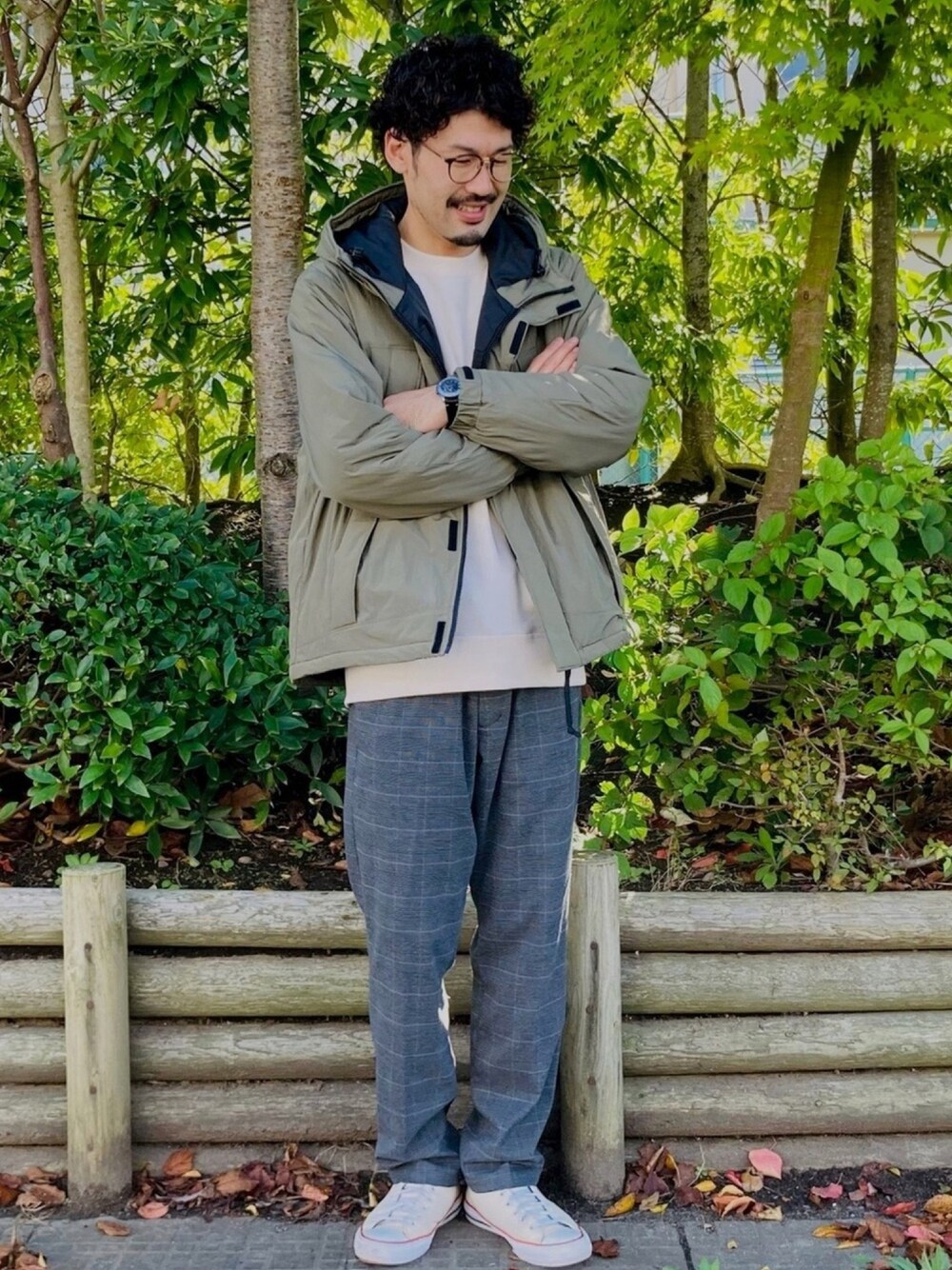 「秋のコーデ、Right-on、ライトオン、back number、Champion、オトナカジュアル、コンバース、秋服、30代コーデ」｜「BACK NUMBERのアイテム（ナイロンジャケット、グリーン系）」を使った、dc0310さん（メンズ・178cm）の秋コーディネートの1枚目の写真