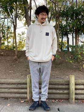 「アイテム（パーカー、ホワイト系）」を使った、dc0310さん（メンズ・178cm）の冬コーディネート