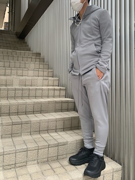 「OURET（オーレット）のアイテム（パンツ）」を使った、まことさん（メンズ・169cm）の秋コーディネート