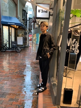 「WRAPINKNOT（ラッピンノット）のアイテム（パンツ）」を使った、まことさん（メンズ・169cm）の春コーディネート