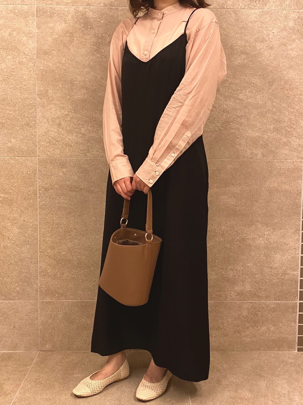 「シンプル、UNIQLO、ユニクロ、GU、プチプラ、プチプラコーデ、キャミワンピ、シアーシャツ」｜「UNIQLOのアイテム（シャツ/ブラウス、ピンク系）」を使った、A I R I Nさん（レディース・158cm）の春コーディネートの1枚目の写真