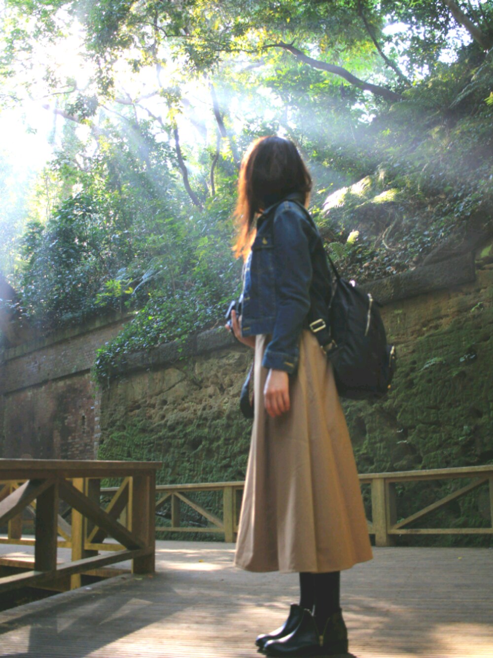 「横須賀#猿島#自然#大人カジュアル」｜「URBAN RESEARCH ROSSO WOMENのアイテム（デニムジャケット、ブルー系）」を使った、minさん（レディース・166cm）の秋コーディネートの1枚目の写真