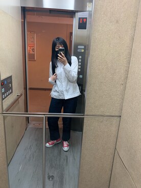 「AURALEE（オーラリー）のアイテム（スニーカー）」を使った、chikoさん（レディース・160cm）の春コーディネート