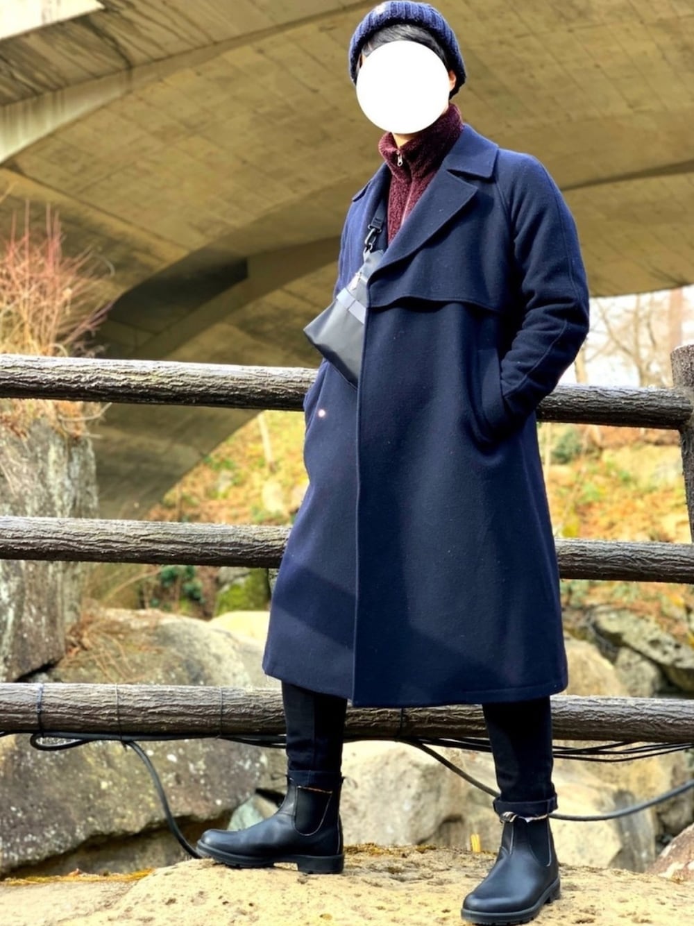 「オーバーサイズ、ブラウン、UNIQLO、フリース、サコッシュ、黒スキニー、ブーツ、ブランドストーン、ニット帽、初売りセールで買いました2019」｜「UNIQLOのファーリーフリースフルジップジャケット（長袖）（その他アウター、レッド系）」を使った、nanoさん（メンズ・173cm）の冬コーディネートの1枚目の写真