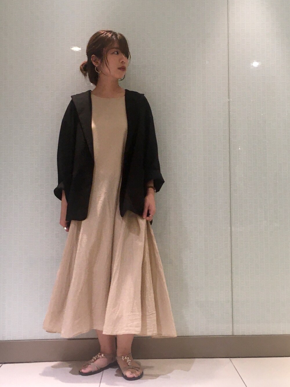 「おしゃれさんと繋がりたい、オトナカジュアル、カジュアルコーデ、低身長、ワンピース、ラクチンコーデ、ベージュ、夏コーデ、JETSET SOLO PLUS」｜「JETSET SOLO PLUS のバックレースアップワンピース（ワンピース、ベージュ系）」を使った、JETSET SOLO PLUS_STAFFさん（レディース・160cm）の夏コーディネートの1枚目の写真