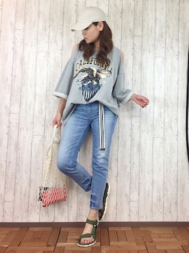 「オープンショルダー」｜「アイテム（スウェット）」を使った、Ⓜ️ino.さん（レディース・159cm）の夏コーディネート