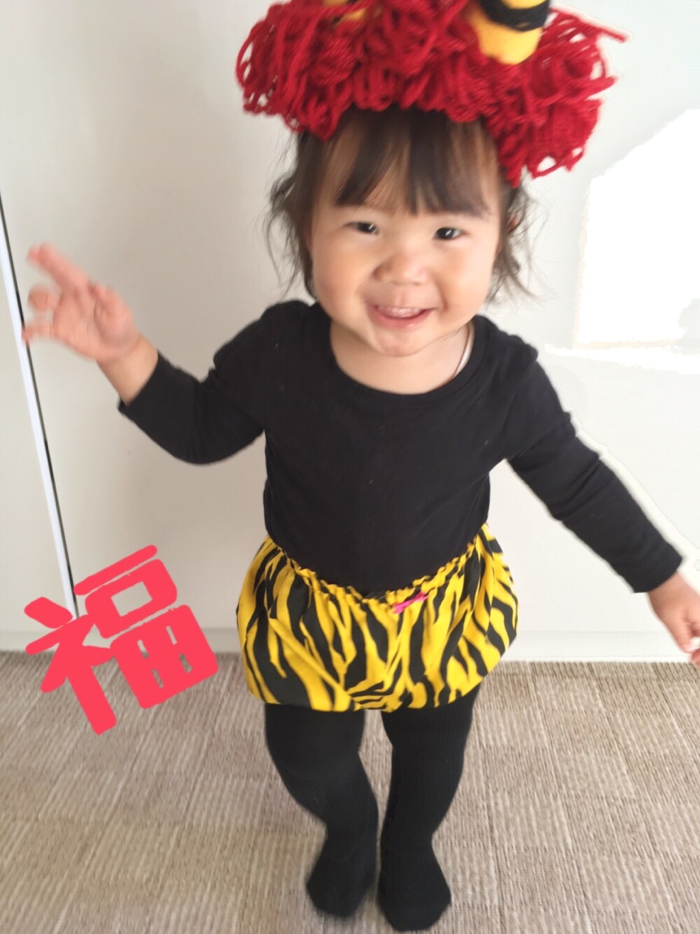 「節分、鬼、鬼は外。服は内。、キッズコーデ、鬼のパンツ、1歳、次女」｜「節分のアイテム（その他、その他）」を使った、RiiiiijuuuunnnAさん（キッズ・100cm）の冬コーディネートの1枚目の写真