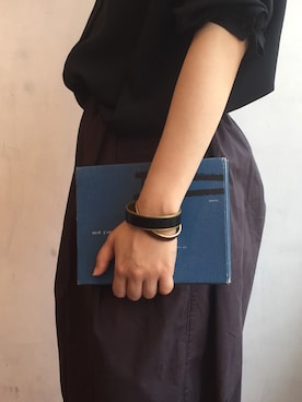 「アイテム（バングル/リストバンド）」を使った、TIDEWAYさん（レディース・160cm）の春コーディネート