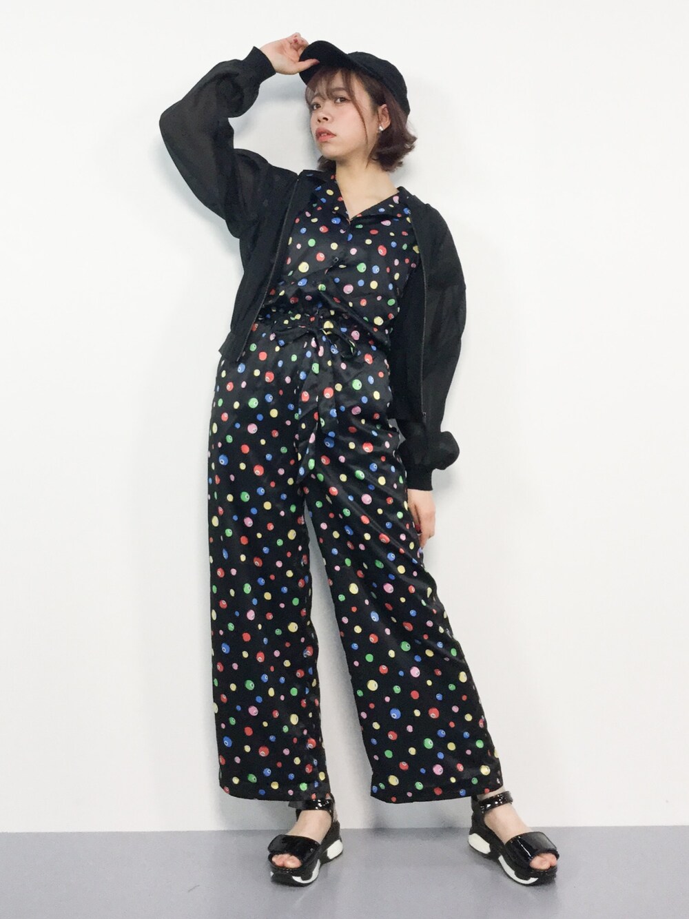 「ブルゾン、柄、オールインワン、オールブラック、SLY、つなぎ、個性派、シースルー、ビリヤード、nicoron」｜「SLYのSHEER SHORT BZ（ブルゾン、ブラック系）」を使った、ENAさん（レディース・162cm）の春コーディネートの1枚目の写真