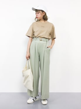 「ISOOK（アイスー）のアイテム（Tシャツ/カットソー）」を使った、ENAさん（レディース・162cm）の夏コーディネート