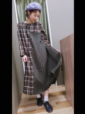 「プリーツ」｜「アイテム（ハンチング/ベレー帽）」を使った、mikiさん（レディース・163cm）の秋コーディネート