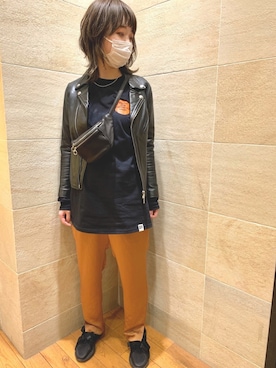 「サテンパンツ」｜「アイテム（ライダースジャケット）」を使った、maiさん（レディース・158cm）の春コーディネート