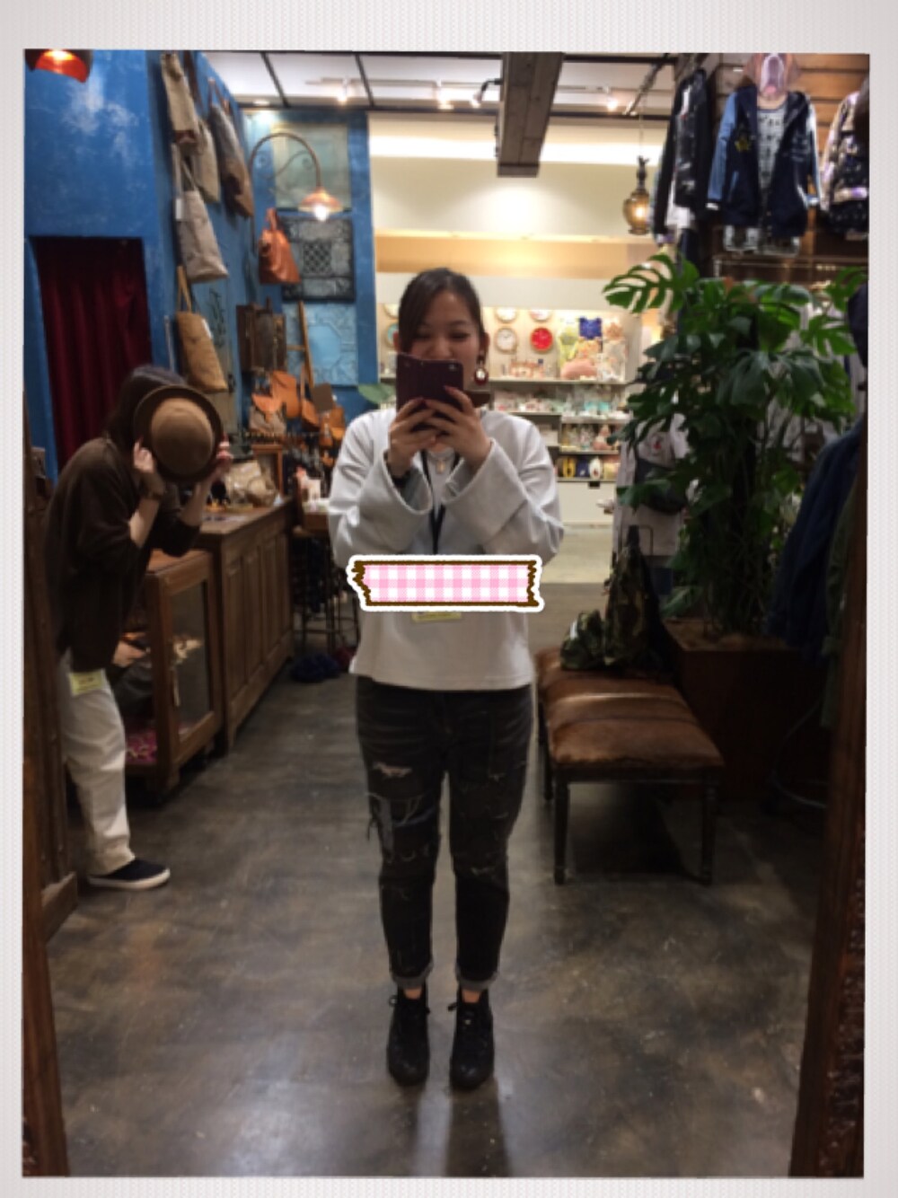 「CONVERSEのCONVERSE / CVS ALL STAR HI（スニーカー、ブラック系）」を使った、cさん（レディース・159cm）の春コーディネートの1枚目の写真