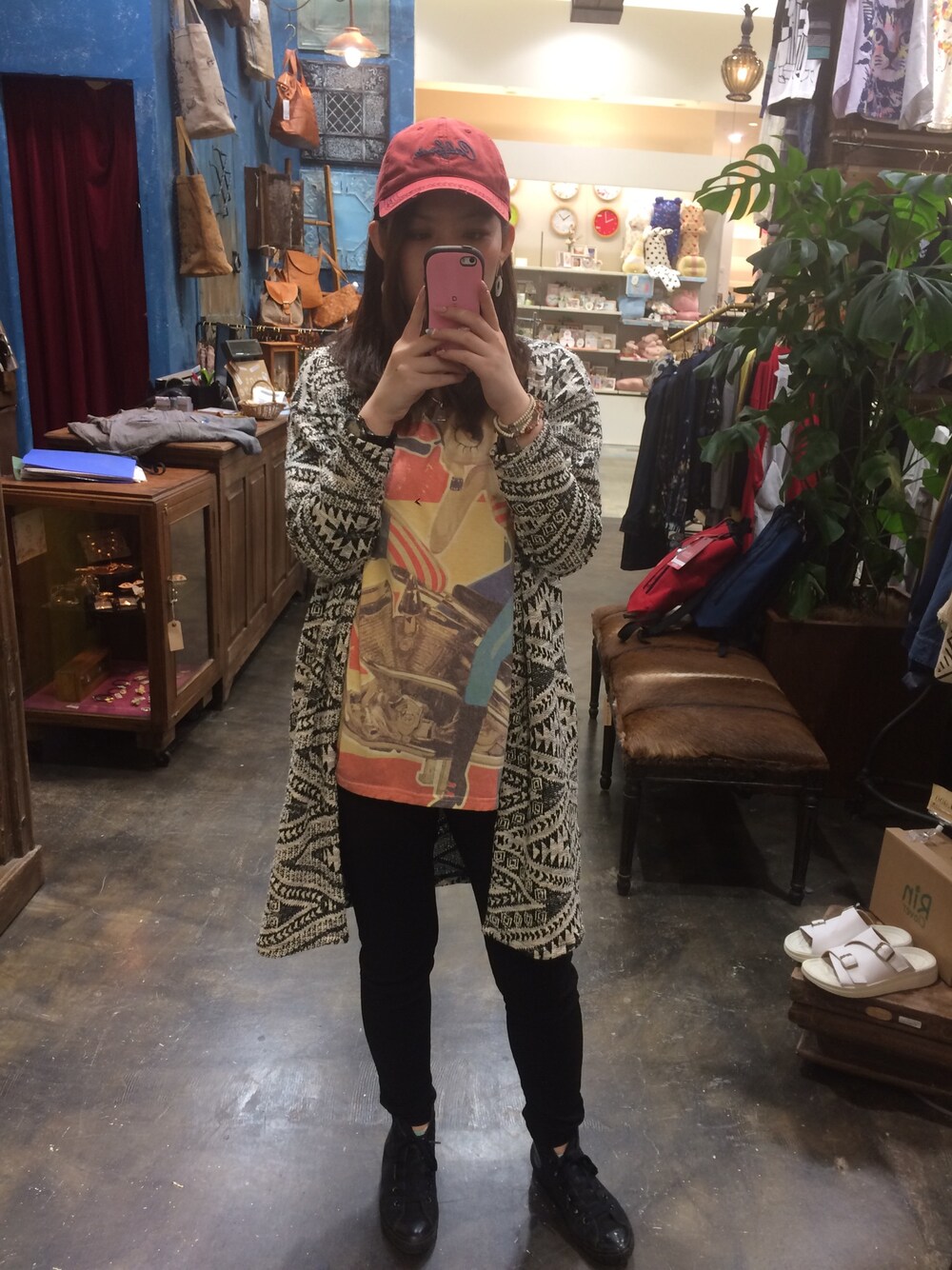 「CONVERSEのCONVERSE / CVS ALL STAR HI（スニーカー、ブラック系）」を使った、cさん（レディース・159cm）の春コーディネートの1枚目の写真