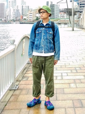 「無地党」｜「アイテム（デニムジャケット）」を使った、SHINJILOW さん（メンズ・173cm）の春コーディネート