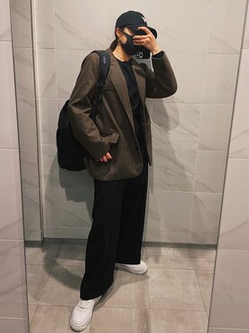 「Guess（ゲス）のアイテム（キャップ）」を使った、Momokaさん（レディース・159cm）の春コーディネート