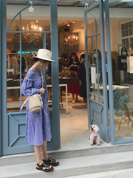 Diorのサンダルを使った人気ファッションコーディネート