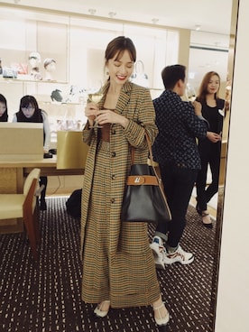 「ONCE UPON A TIME（ワンス　アポン　ア　タイム）のアイテム（セットアップ）」を使った、kiki謝琦琦さん（レディース・164cm）の秋コーディネート
