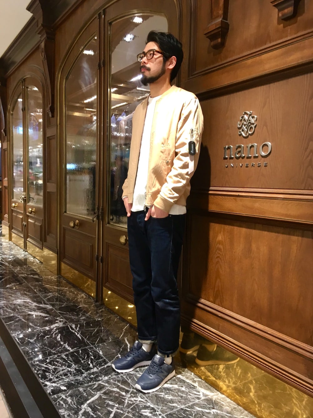 「nano・universe、春コーデ」｜「NANO universeの総柄リバーシブルMA-1（MA-1、ベージュ系）」を使った、nano・universe 梅田 STAFFさん（メンズ・170cm）の冬コーディネートの1枚目の写真