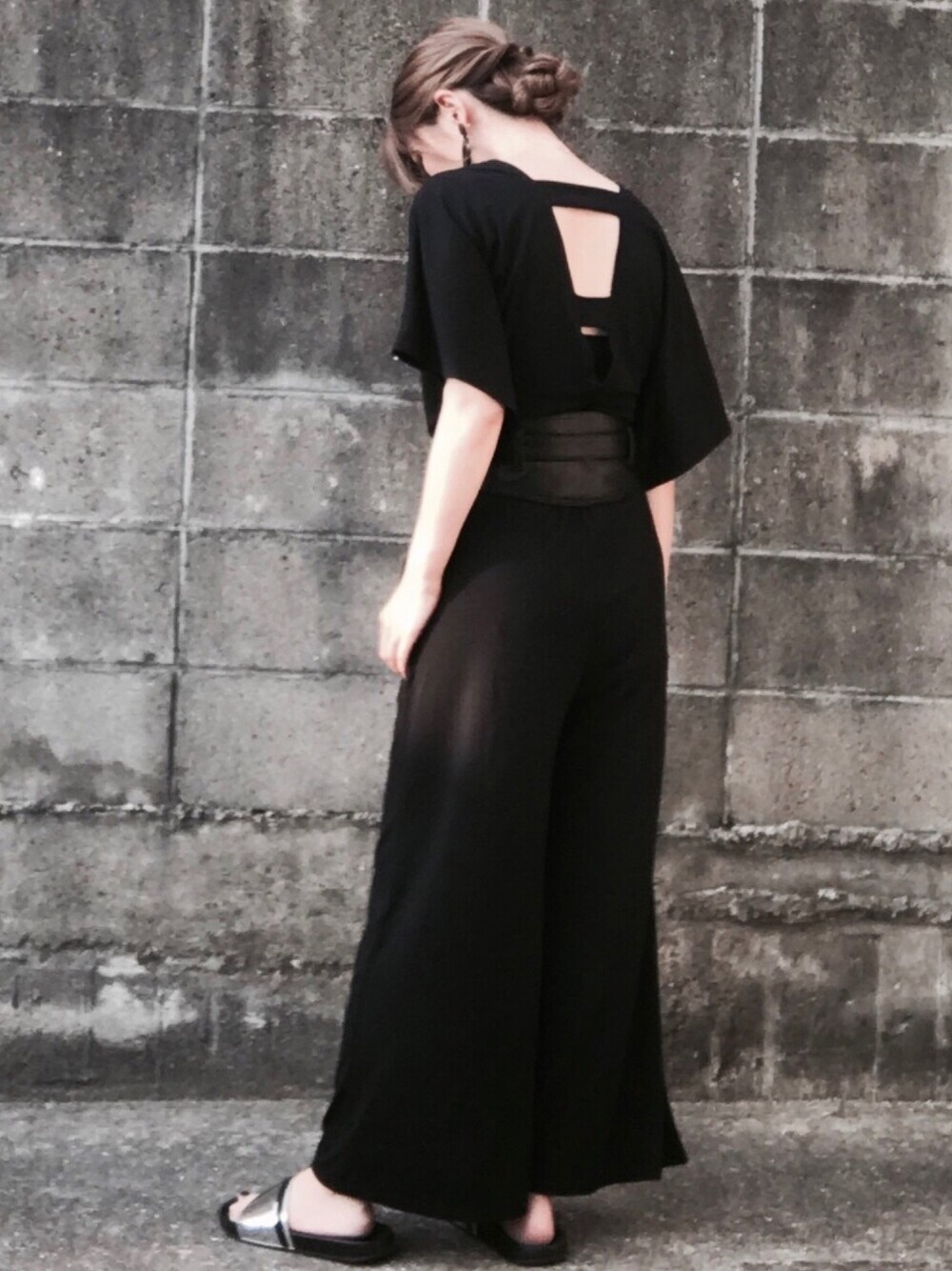 「ootd、outfit、black、monotone、大人カジュアル、大人コーデ、シンプル、オールインワン、休日スタイル、背中あき」｜「SLYのアイテム（ベルト、ブラック系）」を使った、NORIKOさん（レディース・157cm）の夏コーディネートの1枚目の写真