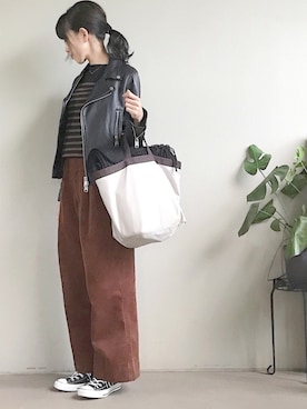 「ボーダーニット」｜「アイテム（ライダースジャケット）」を使った、Mai𖥧さん（レディース・161cm）の秋コーディネート