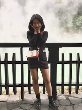 「PULL&BEAR（プルアンドベア）のアイテム（スカート）」を使った、陳亭希さん（レディース・157cm）の春コーディネート
