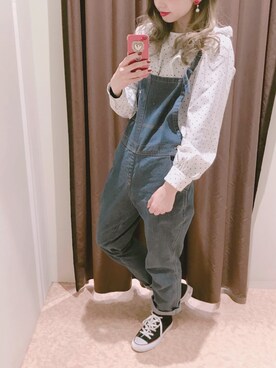 「NICE CLAUP（ナイスクラップ）のアイテム（サロペット/オーバーオール）」を使った、marieさん（レディース・158cm）の冬コーディネート