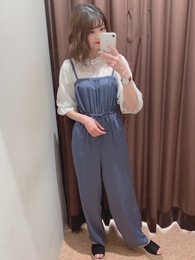 「NICE CLAUP（ナイスクラップ）のアイテム（オールインワン・サロペット）」を使った、marieさん（レディース・158cm）の春コーディネート