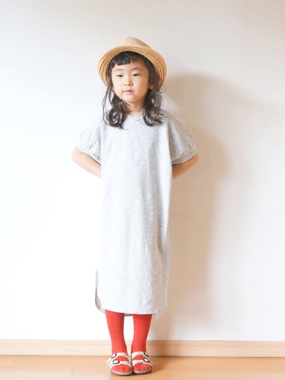 「pongee、kids、キッズコーデ、シンプル、ワンピース」｜「pongeeのアイテム（ワンピース、その他）」を使った、pongeeさん（キッズ・120cm）の秋コーディネートの1枚目の写真