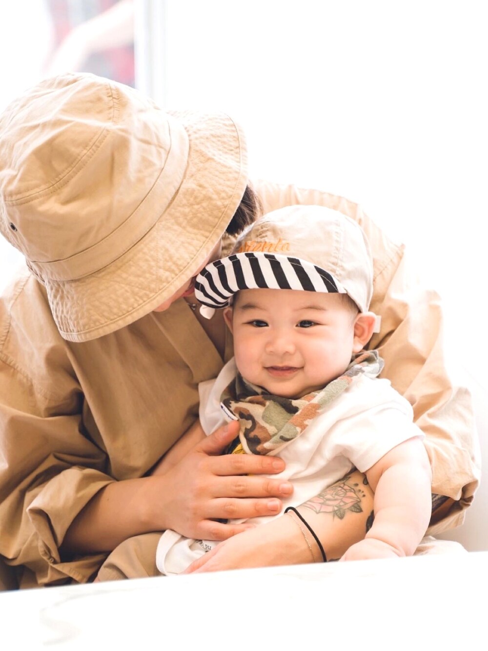 「ootd、6months、Champion、babyboy、春コーデ、baby」｜「Championのアイテム（チャーム、その他）」を使った、Coさん（キッズ・60cm）の春コーディネートの1枚目の写真